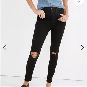 Roadtripper skinny jeans with knee rips and raw hem